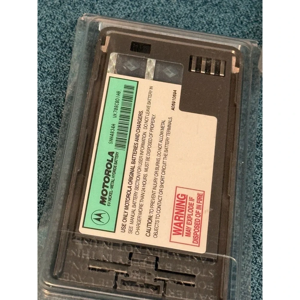 Motorola SLN 9700A Travel Battery Charger With‎ 2 Batteries